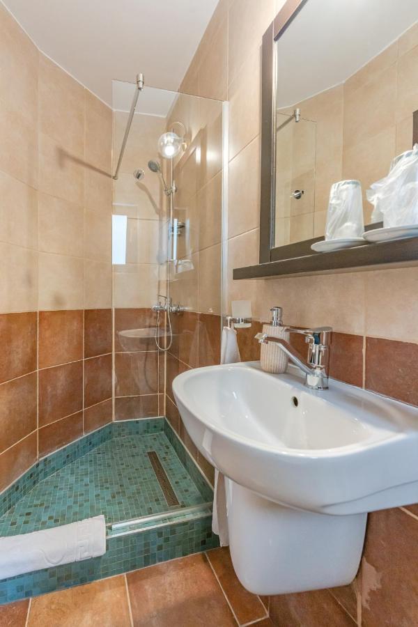 Vila Trubadur - Adults Only Bran  Extérieur photo
